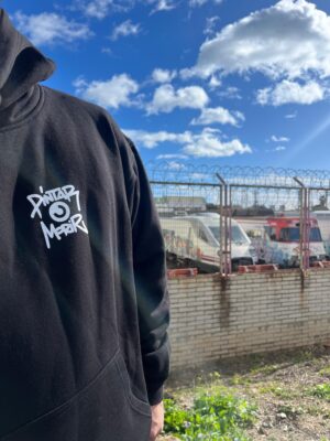 SUDADERA PINTAR O MORIR NEGRA CON CAPUCHA